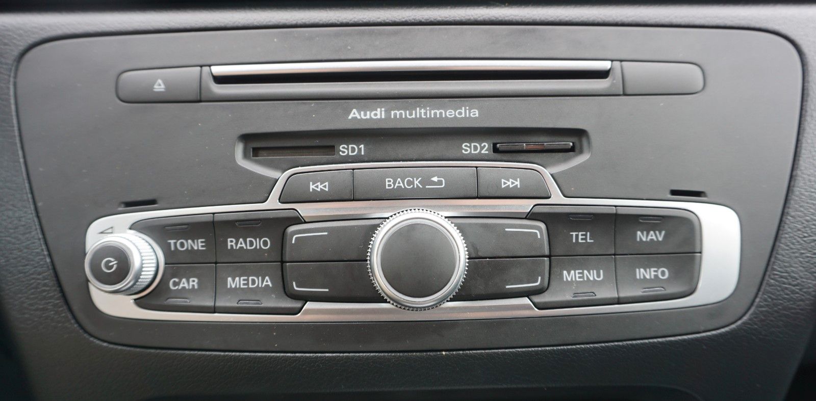 Fahrzeugabbildung Audi Q3 S Line, Navi, LED, AHK, Keyless, Start & Stop