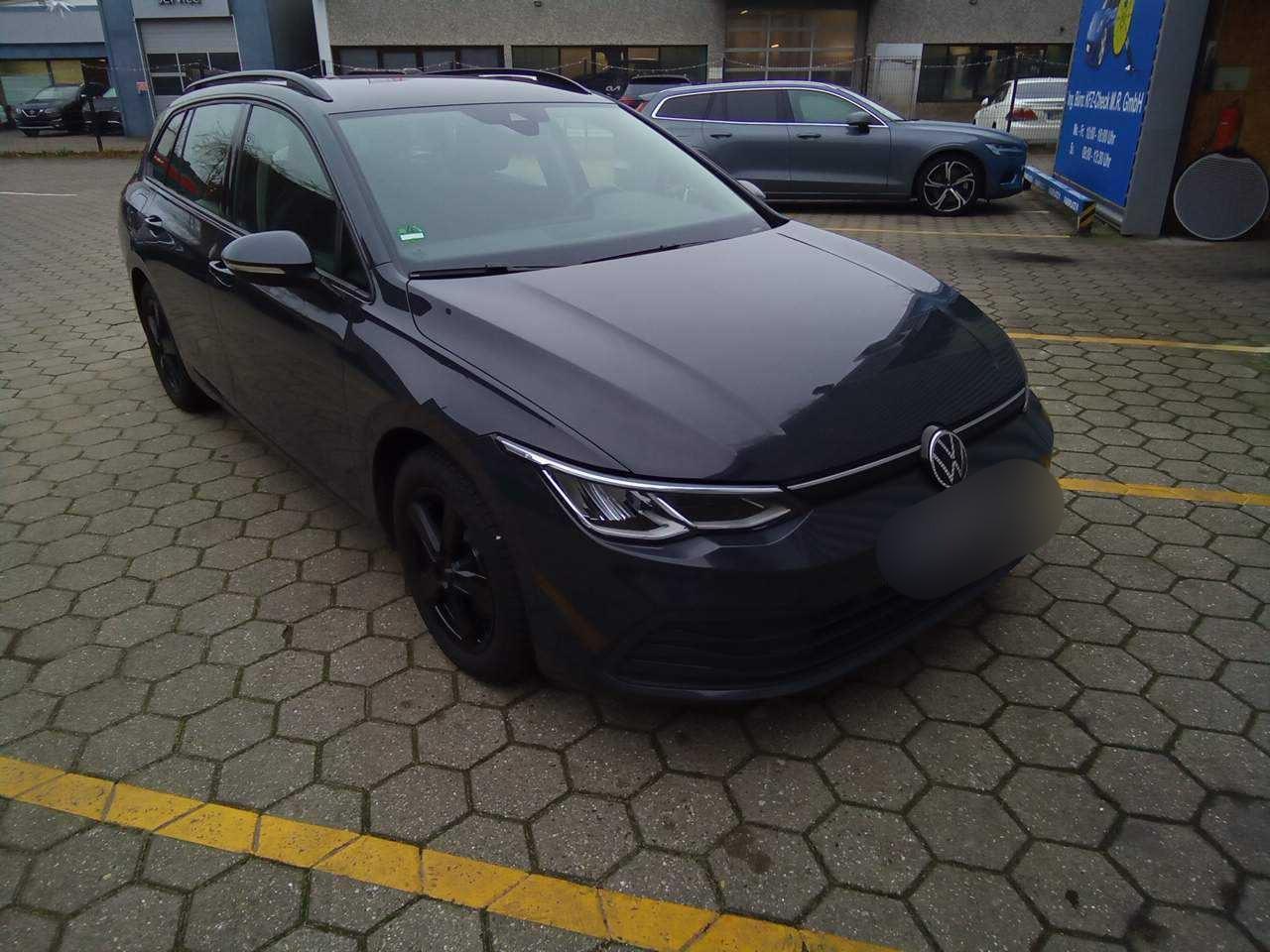 Volkswagen Golf VIII Variant Life DSG 2.0TDI ACC