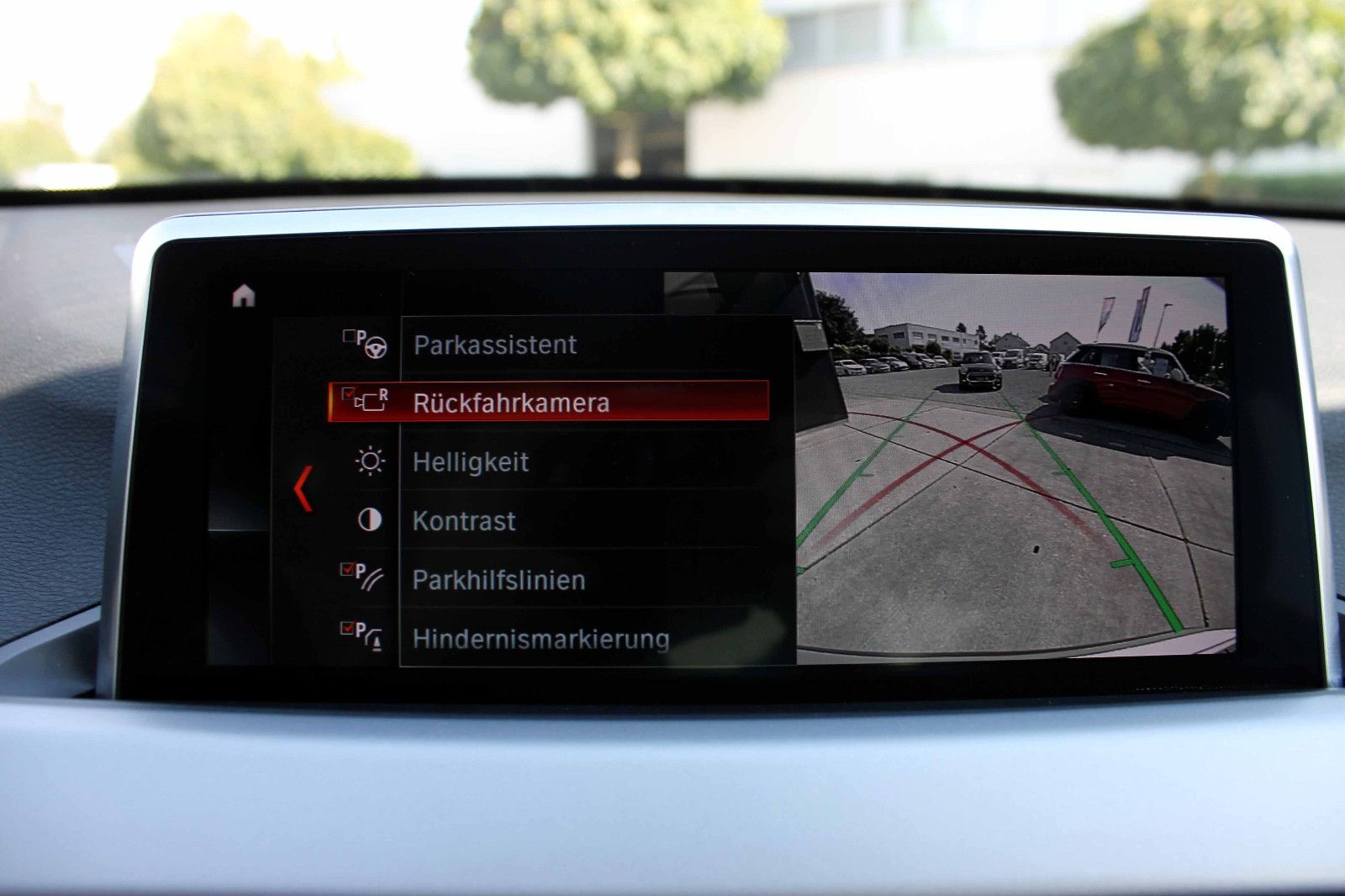 Fahrzeugabbildung BMW X1 xDrive25e Advantage LED KAM ACC SHZ NAV H&K