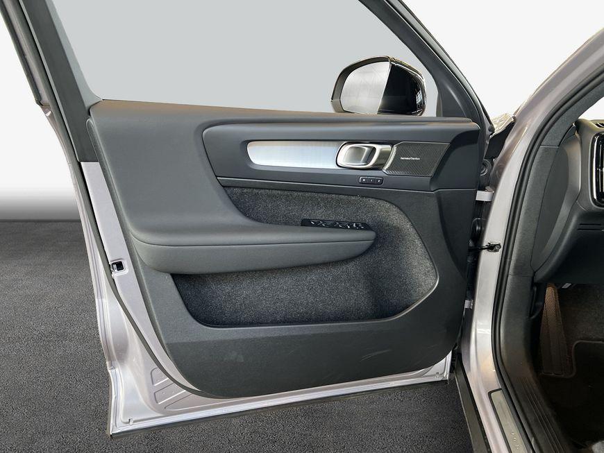 Volvo XC40 B3 Plus-Dark DKG Glasd Pixel-LED Pilot BLIS