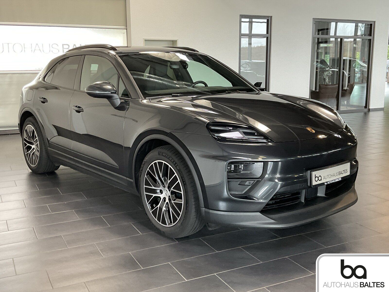 Porsche Macan Pano Luft AHK Abstand View 20 Servo Plus foto 5