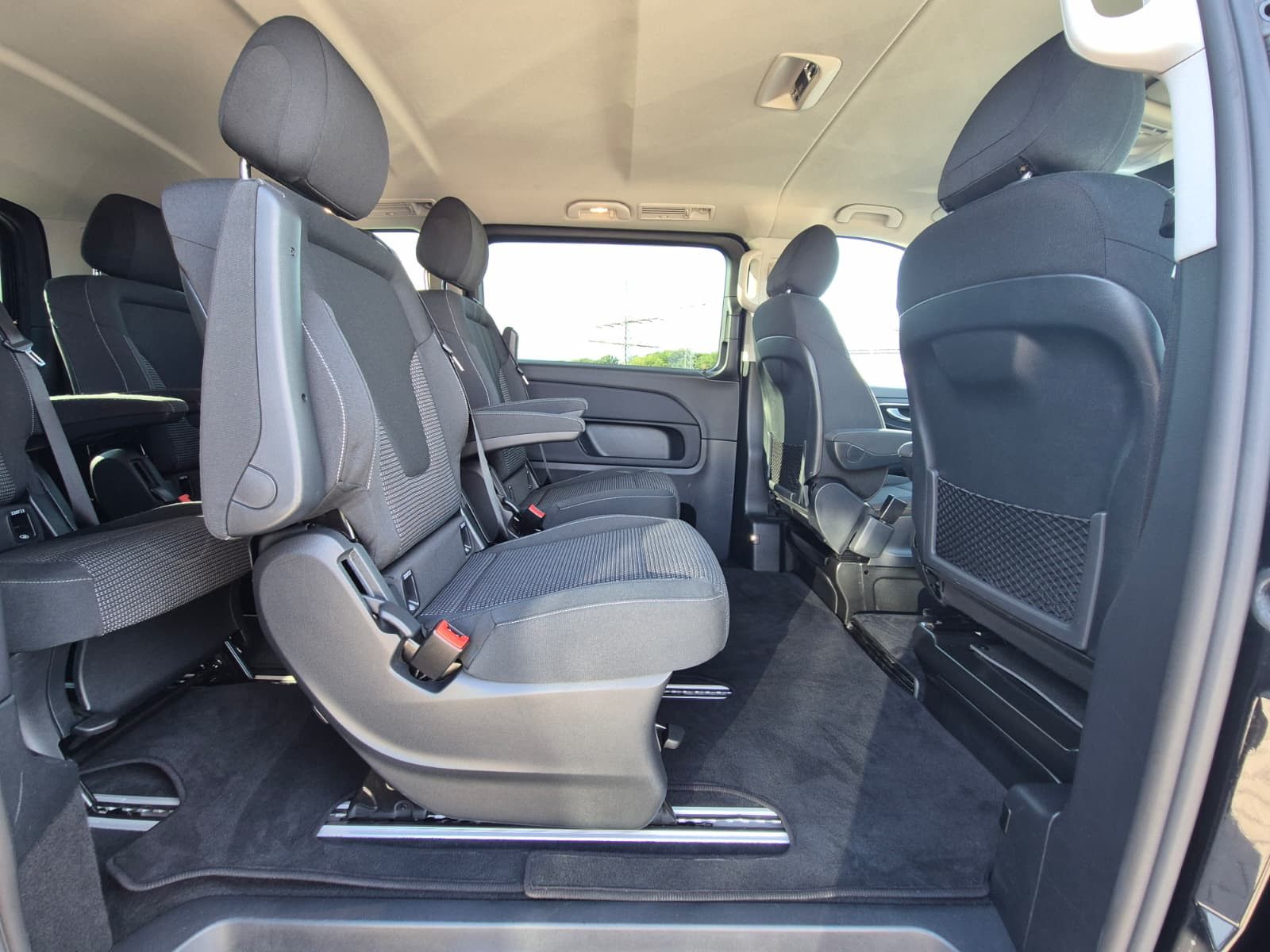 Fahrzeugabbildung Mercedes-Benz V 250 d EDITION 4MATIC lang LED*DISTRON.*MBUX10"