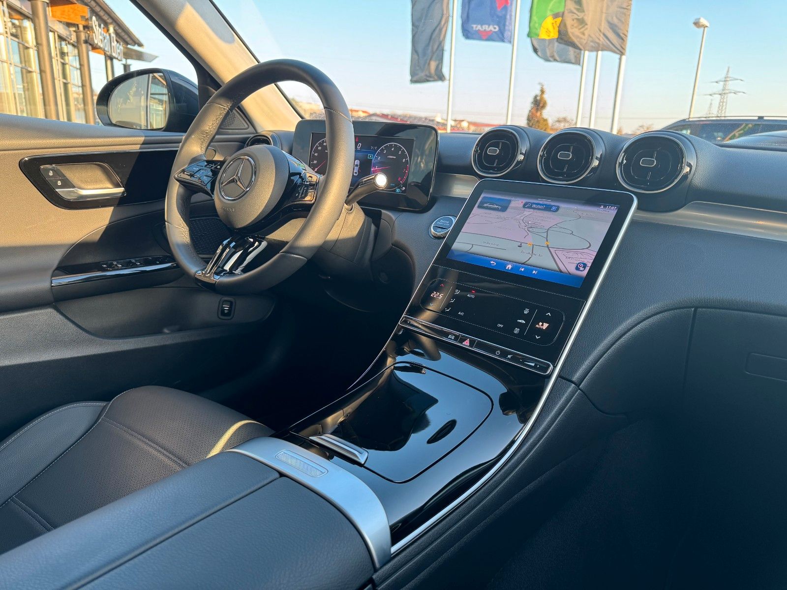 Fahrzeugabbildung Mercedes-Benz C 200 Limo+Leder+LED+Navi+DAB+ESD