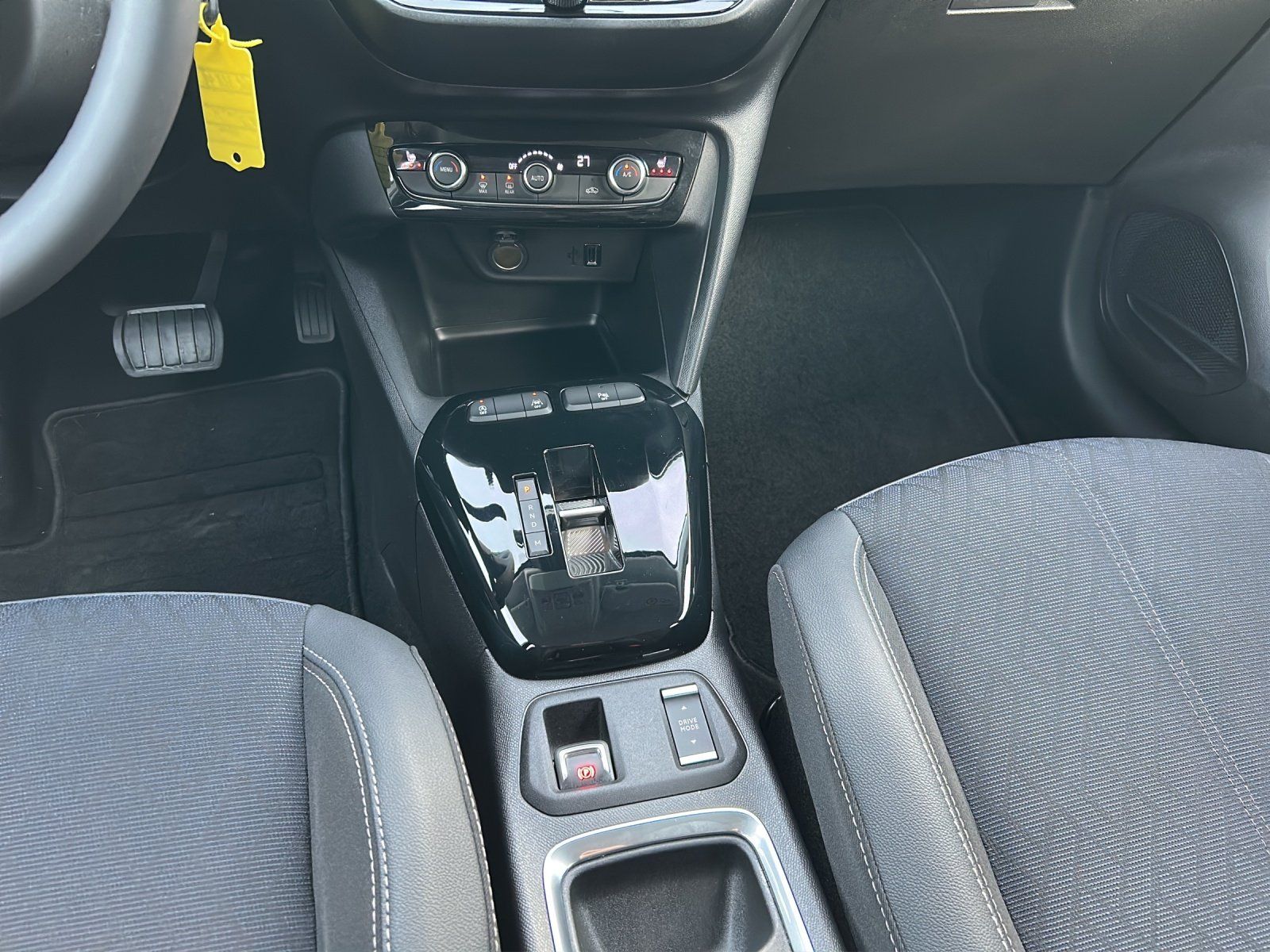 Fahrzeugabbildung Opel Corsa F 1.2 Turbo Elegance Aut./KAMERA/LED/SHZ/