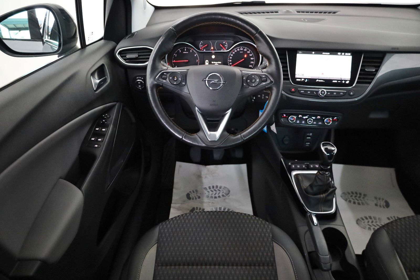 Fahrzeugabbildung Opel Crossland (X) Innovation Navi,LED,PDC,Allwetter