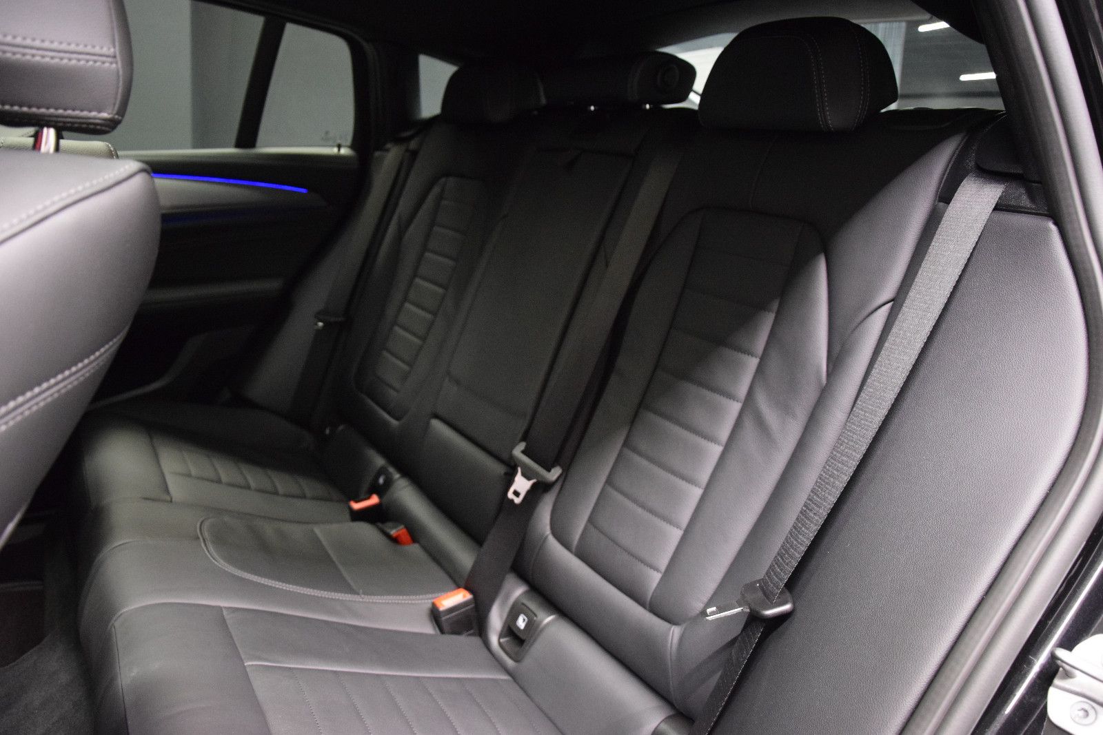 Fahrzeugabbildung BMW X4 xDrive 30 d M Sport ACC Pano Leder AHK STHZ
