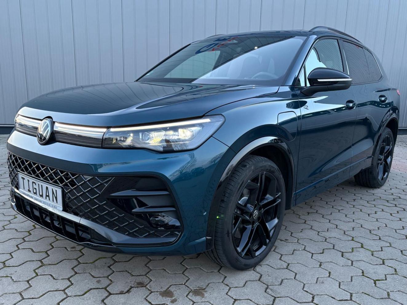 Volkswagen Tiguan 1.5 TSI eHybrid 200 kW R-Line, Pano, AHK,