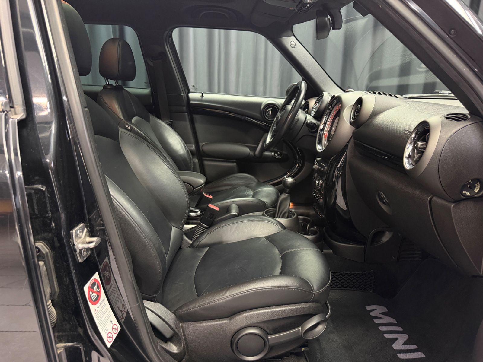Fahrzeugabbildung MINI COOPER D Countryman Cooper D All4|PANO|NAVI|