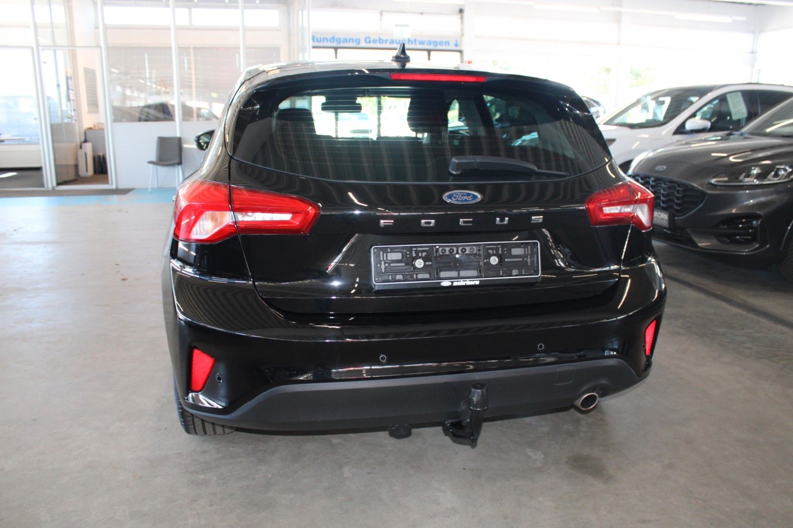 Fahrzeugabbildung Ford Focus Titanium Automatik AHK LED ACC WinterPak.