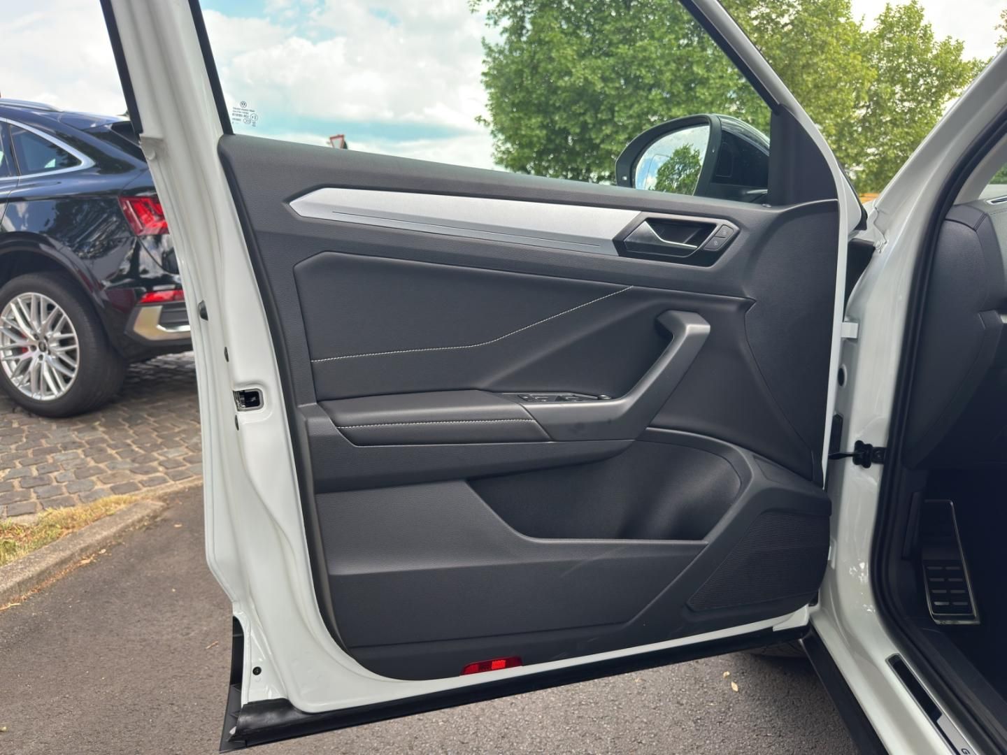 Fahrzeugabbildung Volkswagen T-ROC Life Goal,AHK,GJR,RFK,Climatronic,uvm.