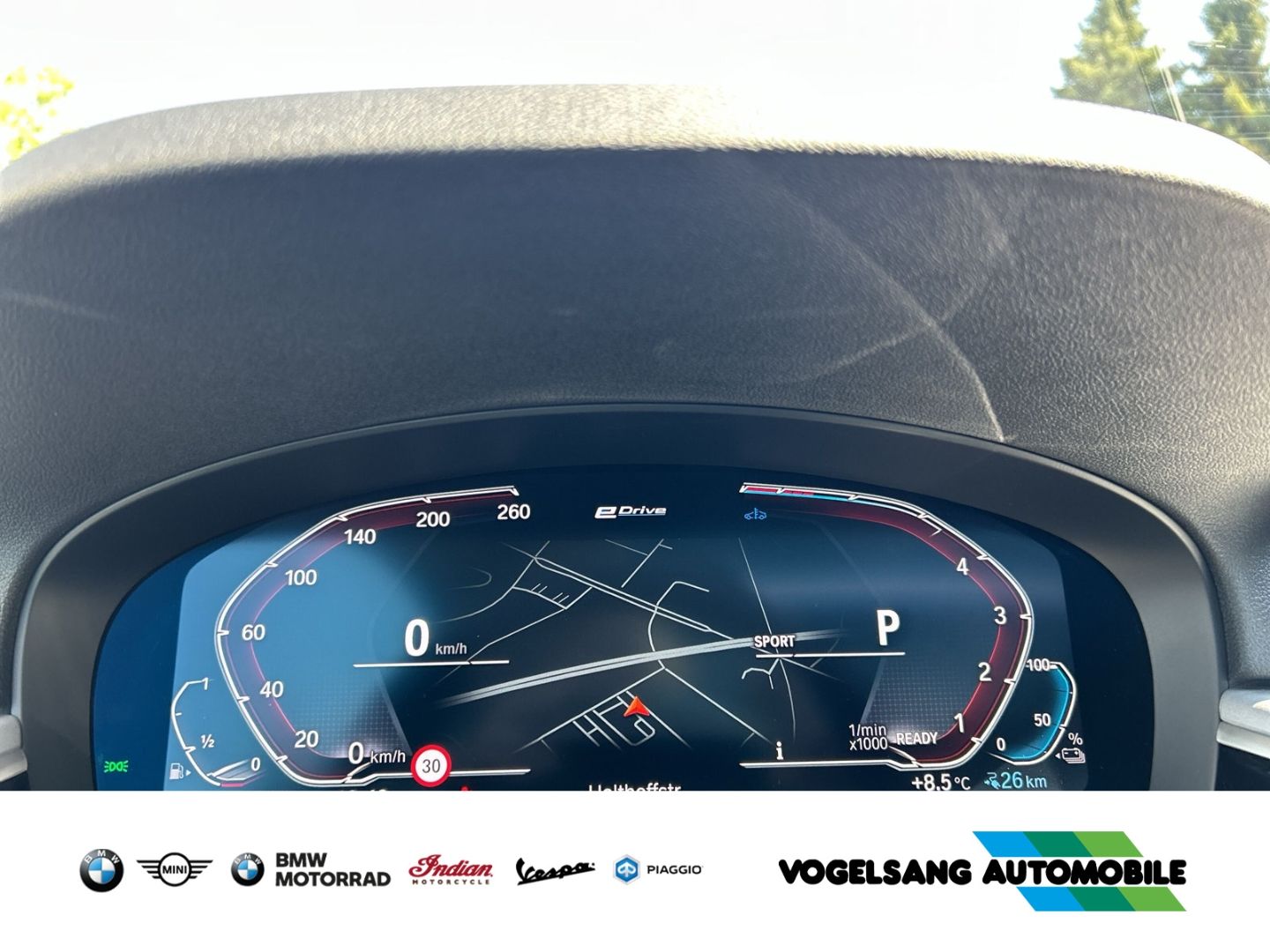 Fahrzeugabbildung BMW 530 e Touring Panorma Komfortsitze Head-Up WLAN