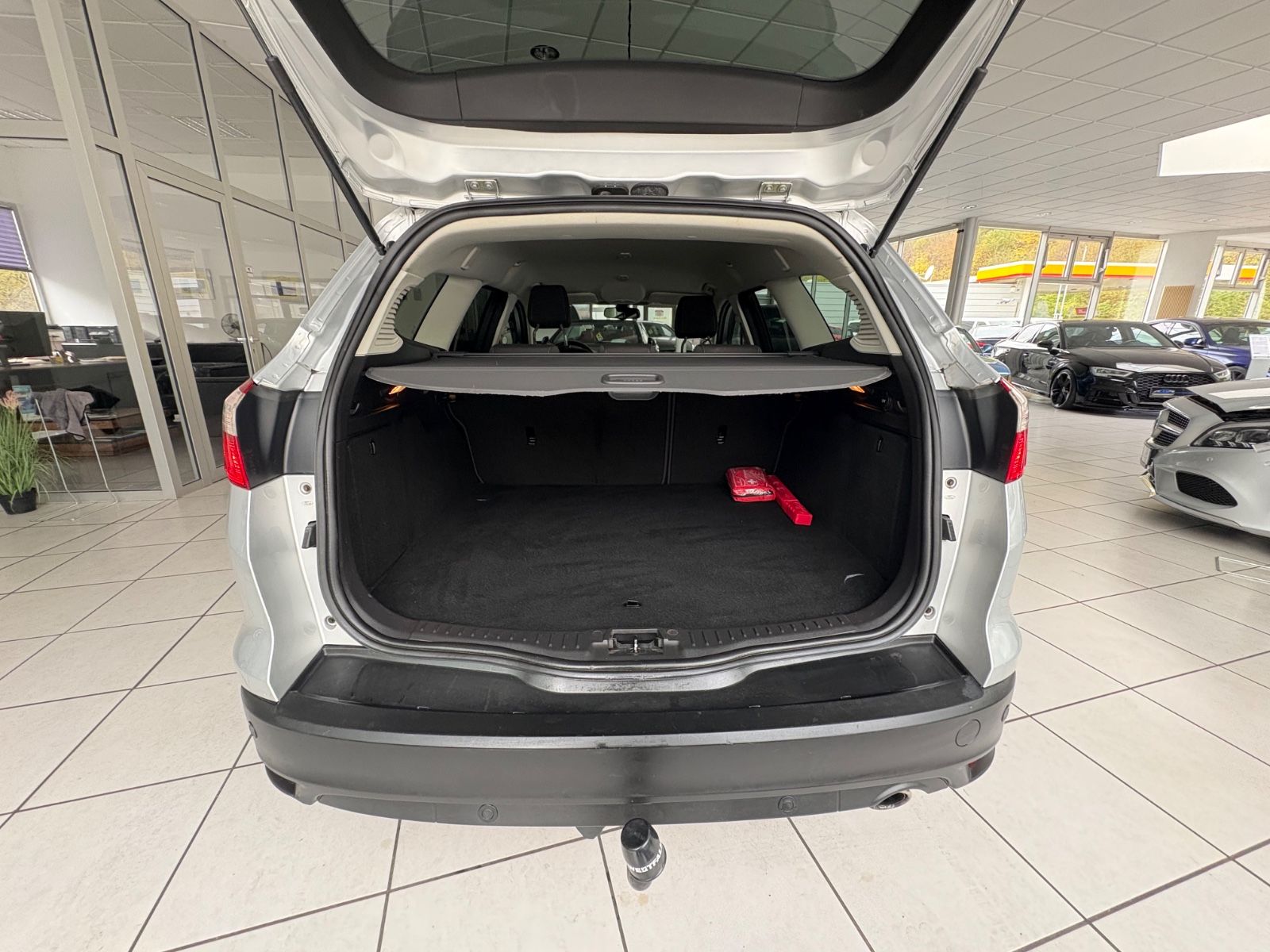 Fahrzeugabbildung Ford Focus Turnier Champions Edition AUTOMATIK