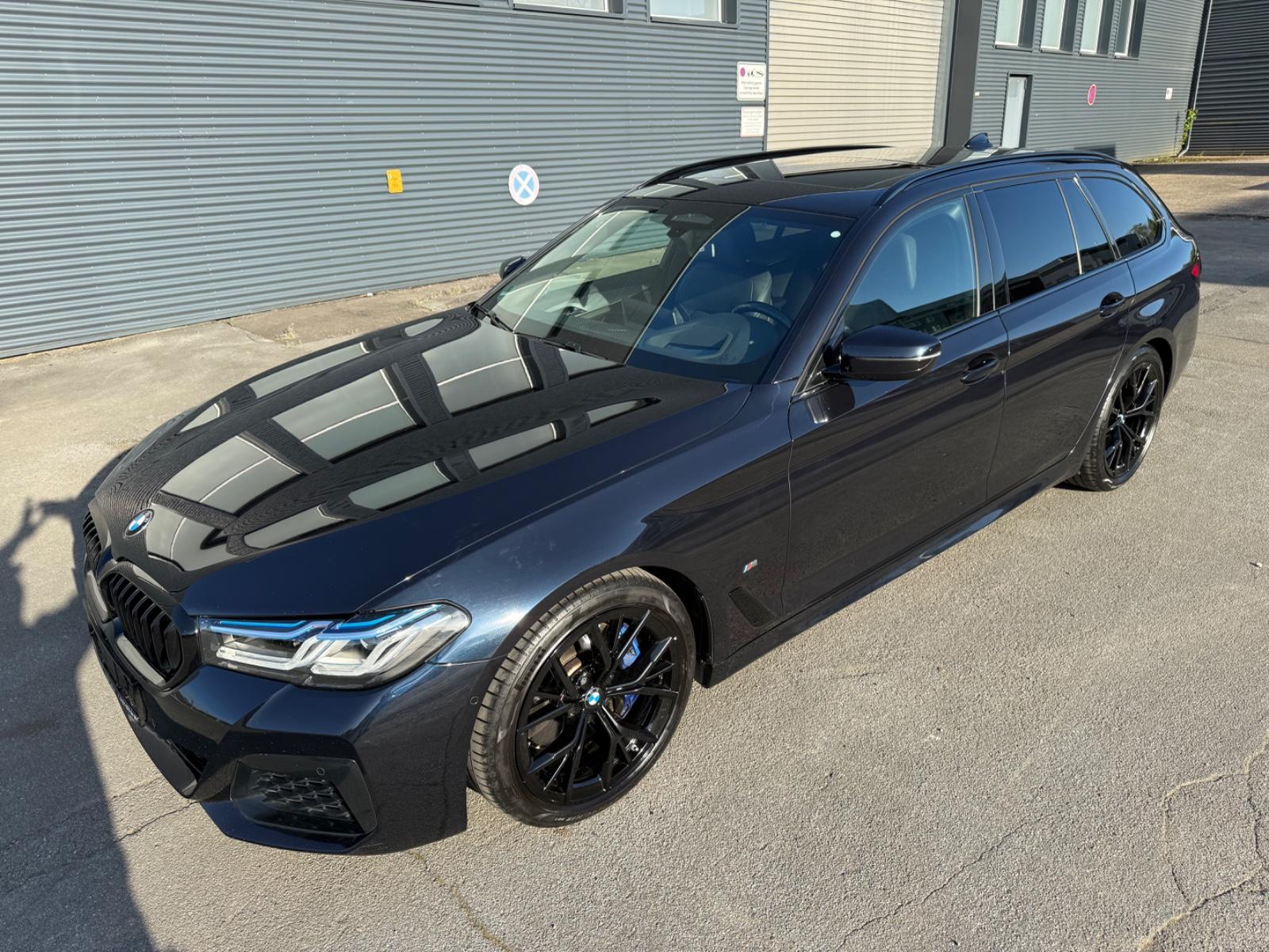 BMW 520 d Touring xDrive M Sport Pano H/K AHK STHZ