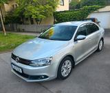 Volkswagen VW Jetta    Neuwagenzustand - gebrauchte VW Jetta aus dem Jahr 2014