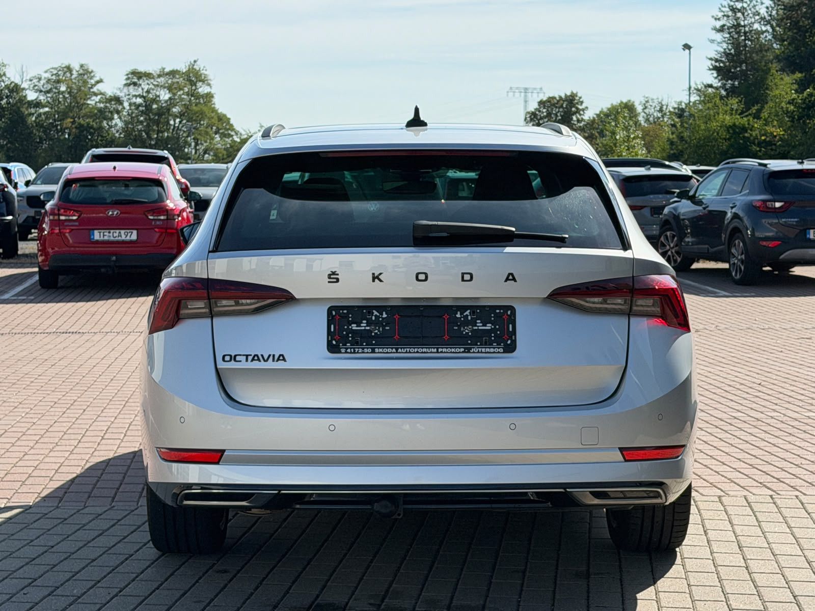 Fahrzeugabbildung SKODA Octavia Combi Sportline*PANO