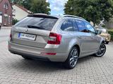 Skoda Octavia Combi Elegance AUTOMATIK+XENON+TEILLEDER - Skoda Octavia: Combi Elegance