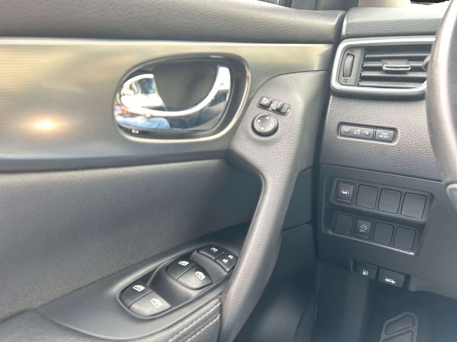Fahrzeugabbildung Nissan Qashqai Tekna+ Klima/Kamara 360°/Panorama