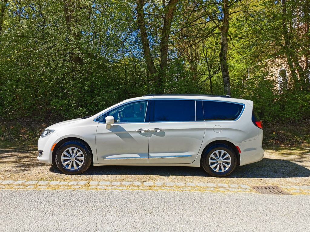 Image of Chrysler Pacifica