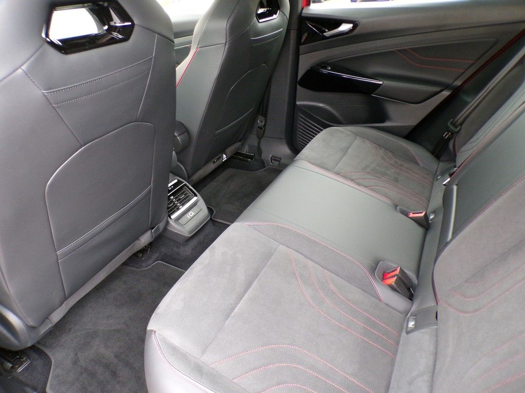 Fahrzeugabbildung Volkswagen ID.5 GTX 4Motion *AHK*PANO*AreaView*Head-Up*