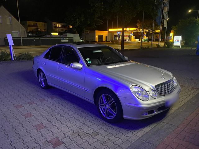 Mercedes-Benz Mercedes E220