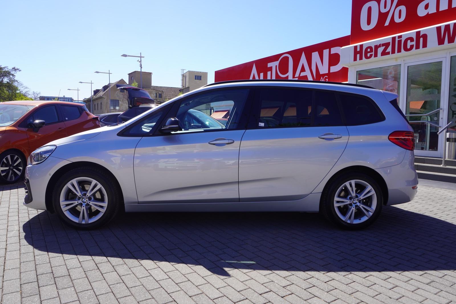 BMW 216i Sport Line LED Navi Sitzheizung PDC Limiter