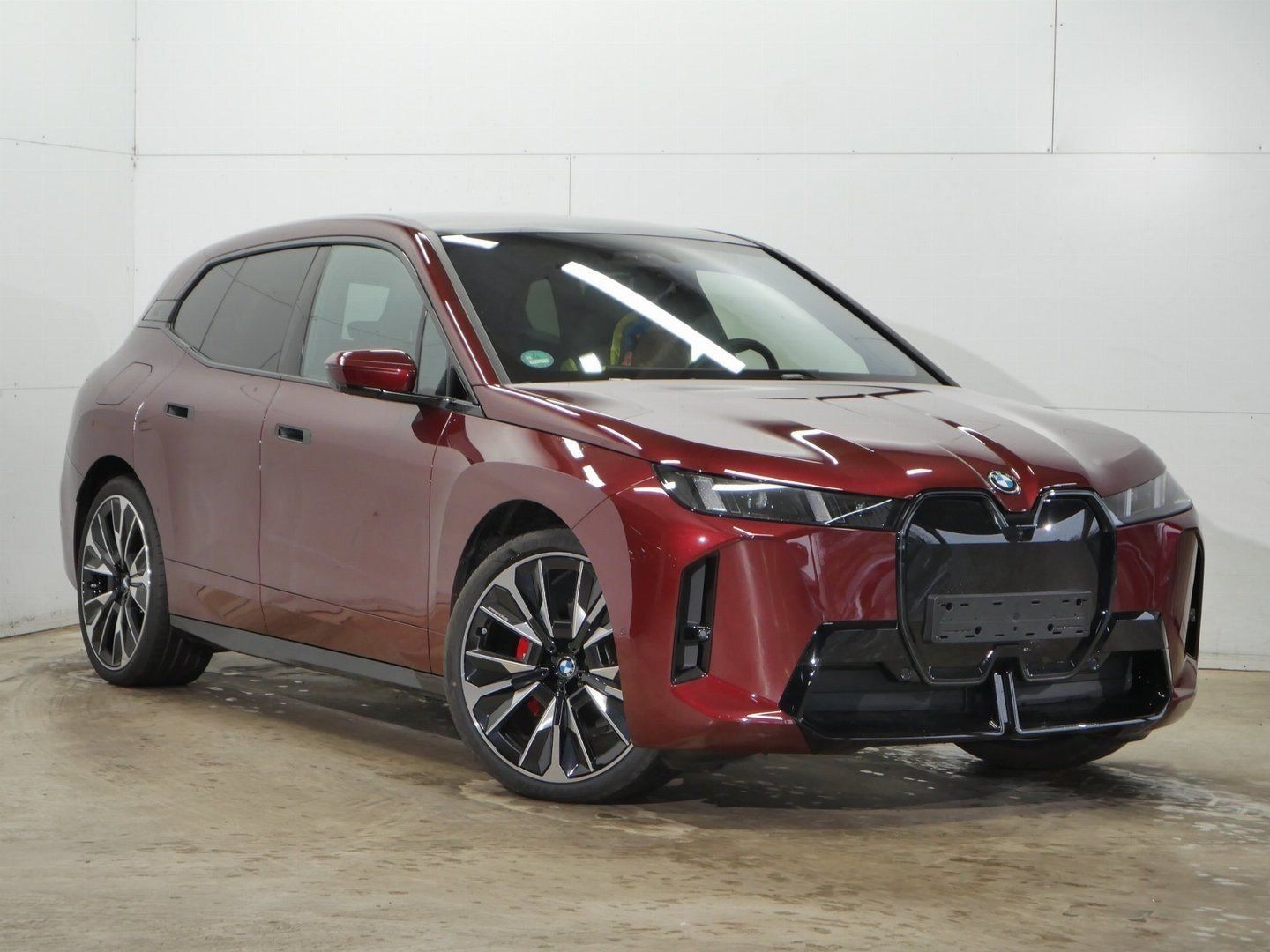 Fahrzeugabbildung BMW iX xDrive60 |M Sportpaket| B&W| Sitzbelüftung vo