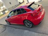 Audi A3 35 TFSI S tronic S line Sportback S line - Audi A3: Rot, Sportback