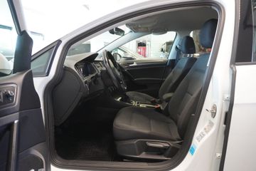 Volkswagen Golf - 8