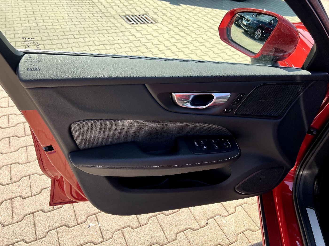 Volvo V60 Kombi Ultimate Bright Recharge LED Nav Leder foto 11