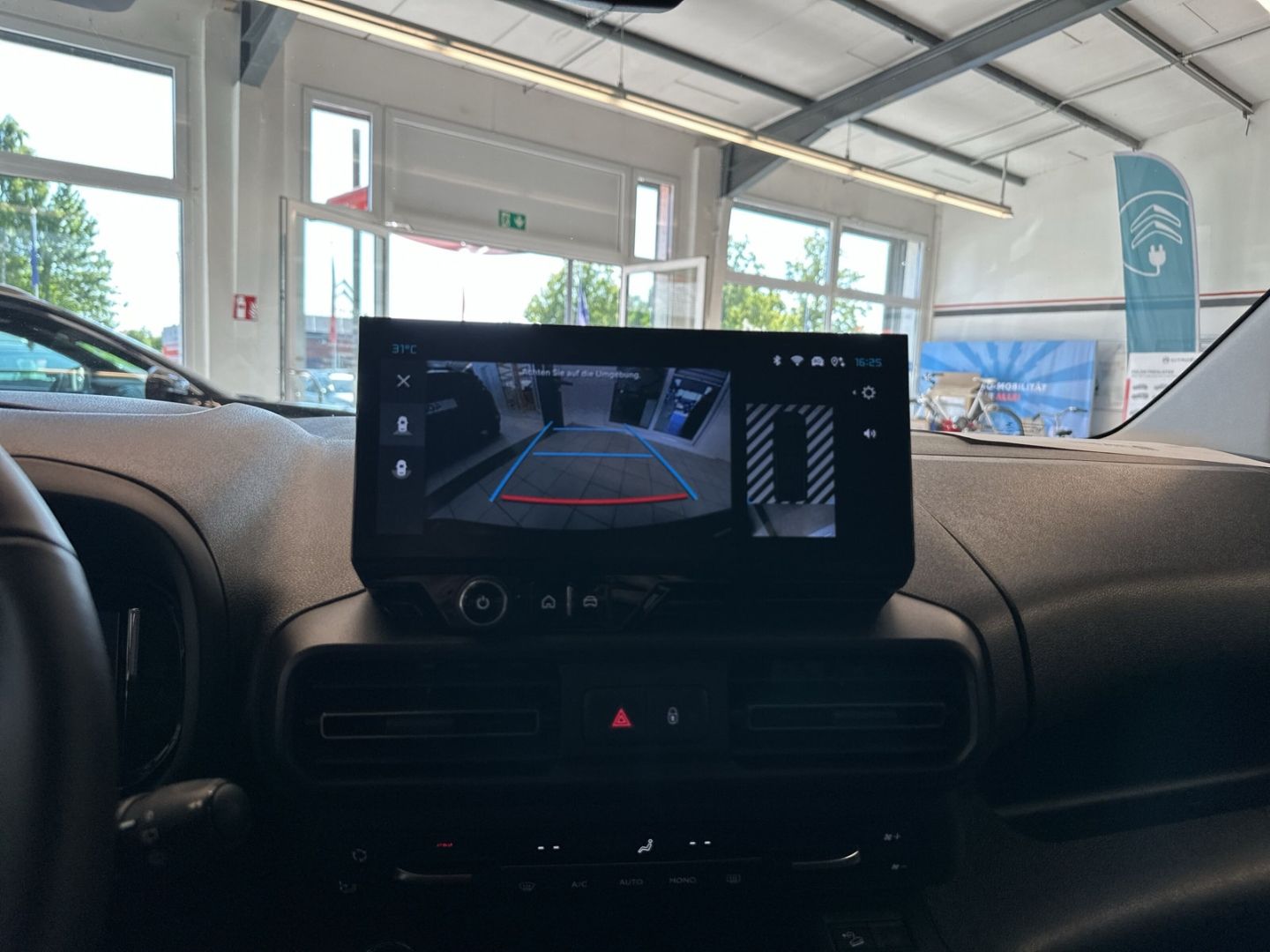 Fahrzeugabbildung Citroën Berlingo XL BlueHDi 130 EAT8 S&S Max Navi CarPla