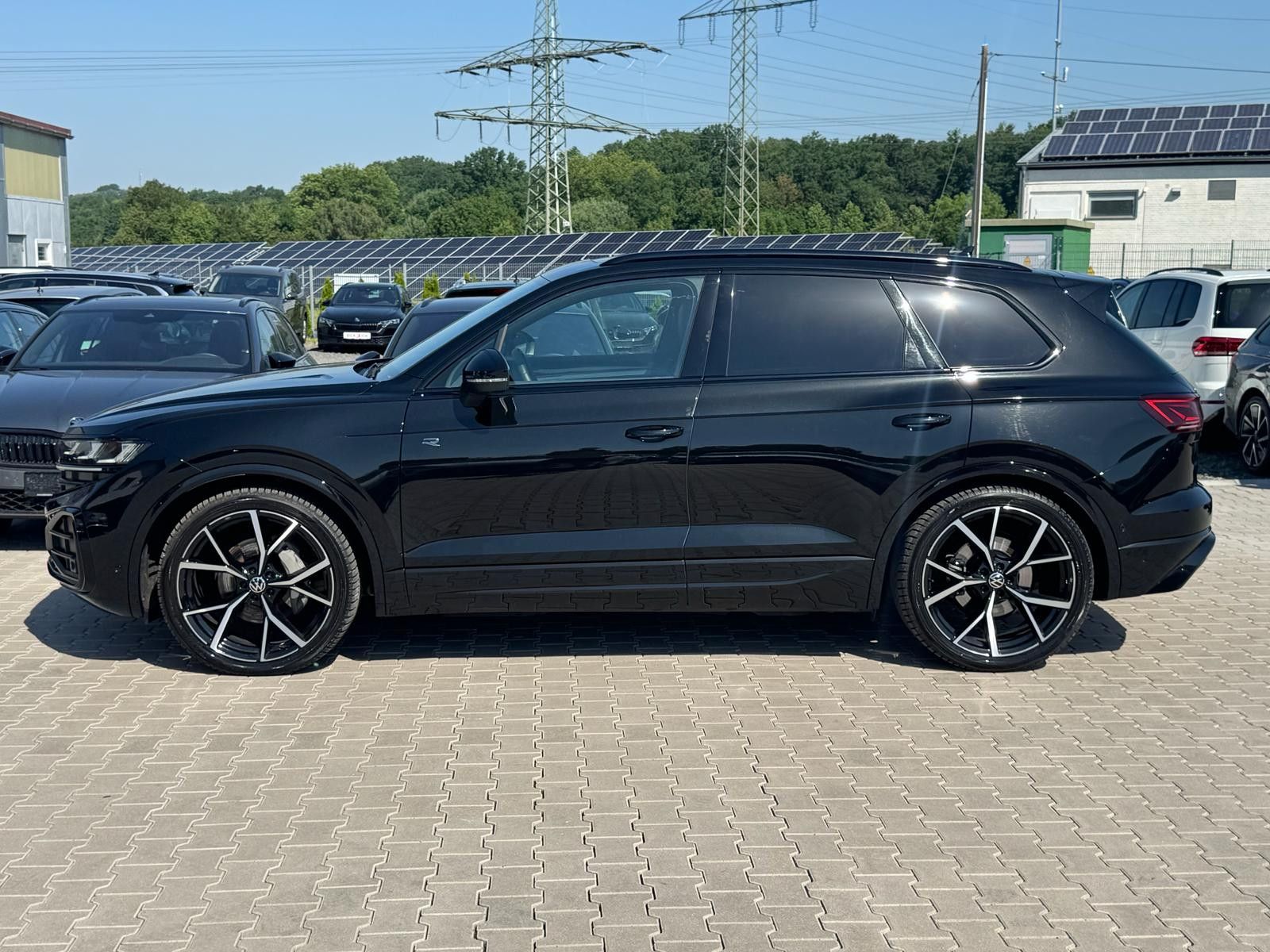 Fahrzeugabbildung Volkswagen Touareg 3.0TDI 4M R-Line VOLL Black 22" UPE 114T