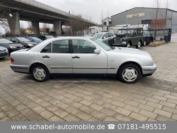 Mercedes E 200 - 7