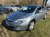 Opel Astra J Sports Tourer Design Edition - Opel Astra aus 2011: Sports Tourer