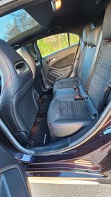 Mercedes-Benz A 45 AMG 4MATIC AMG - Mercedes-Benz A 45 AMG aus 2015