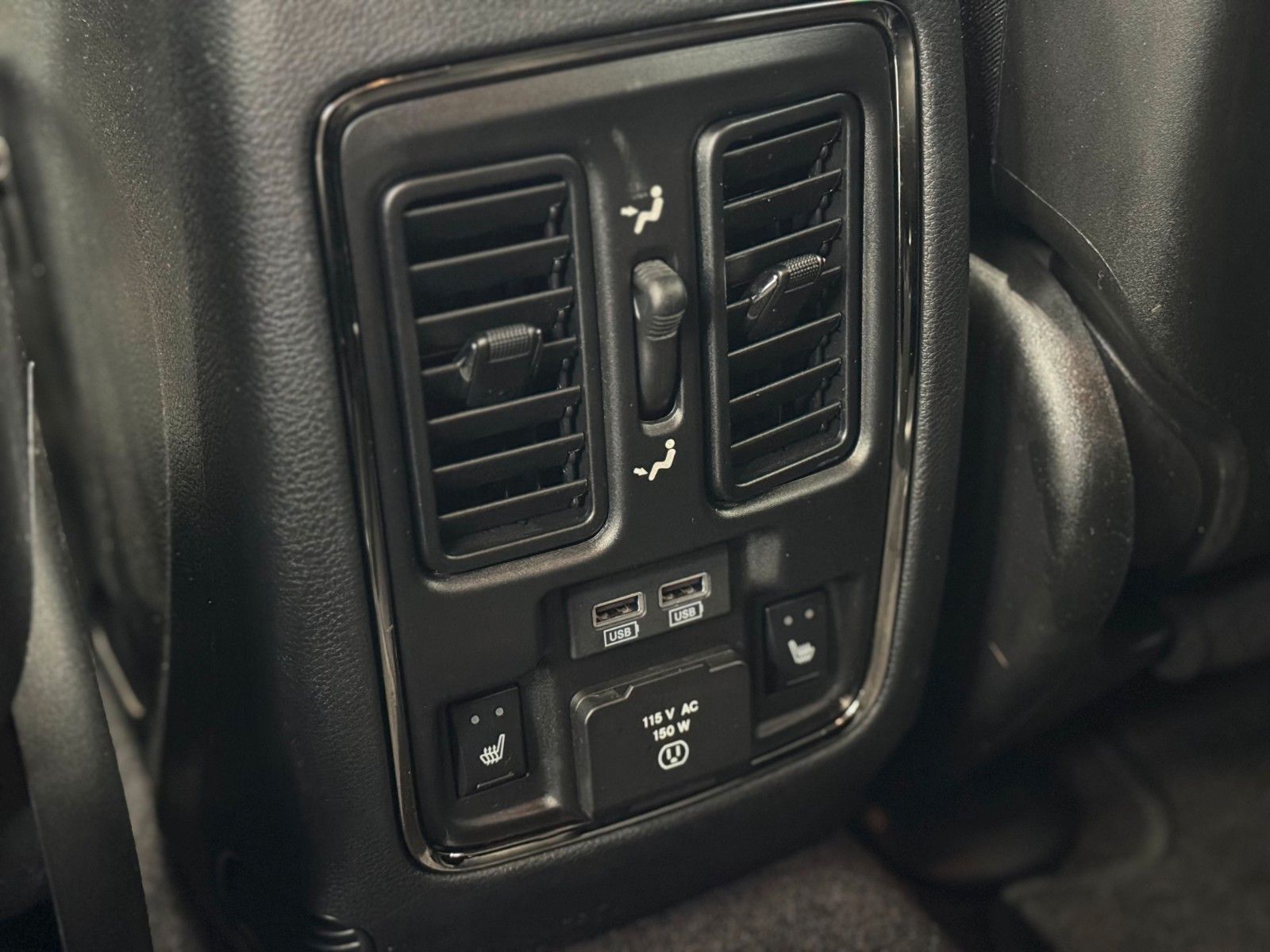 Fahrzeugabbildung Dodge Durango 5,7 R/T "ACC EU-Navi AHK"