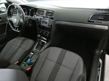 Volkswagen Golf - 12