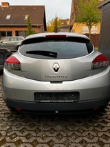 Renault Megane Coupé Dynamique 1.6 16V 110 Dynamique - Renault Megane mit Benzin-Antrieb: Sportwagen, 1.6