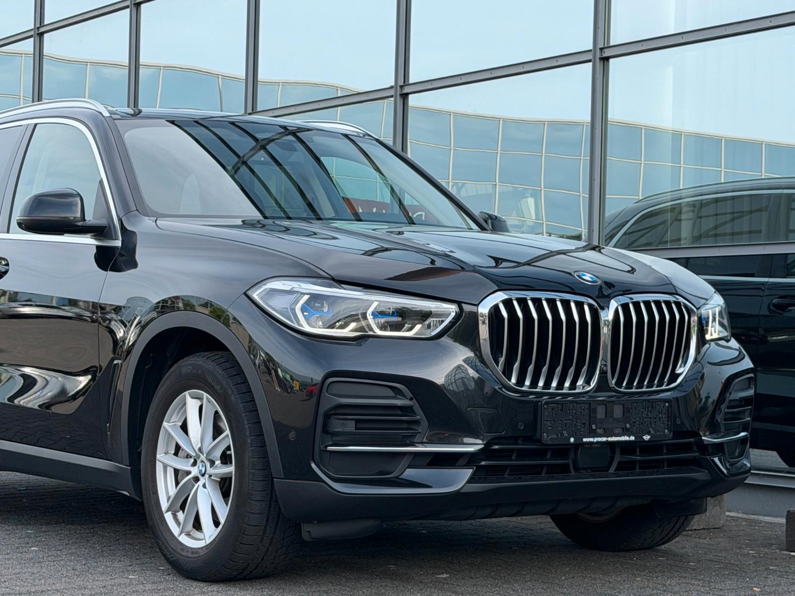 BMW X5 xDrive 30 d M Leder Navi Kamera AHK 3,5T