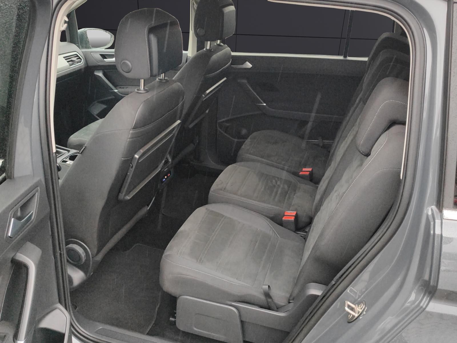 Fahrzeugabbildung Volkswagen Touran Comfortline *Massage*Sitzheizung*Apple*