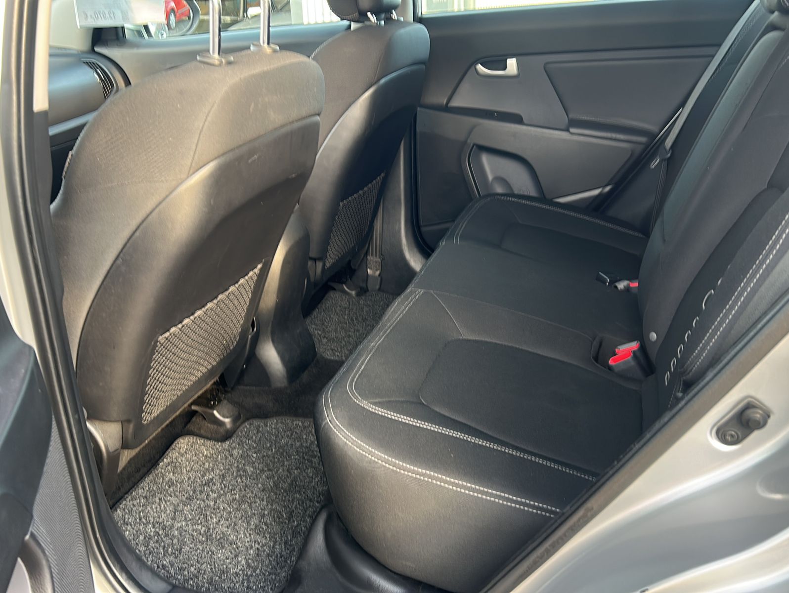 Fahrzeugabbildung Kia Sportage 2,0 Attract 2WD