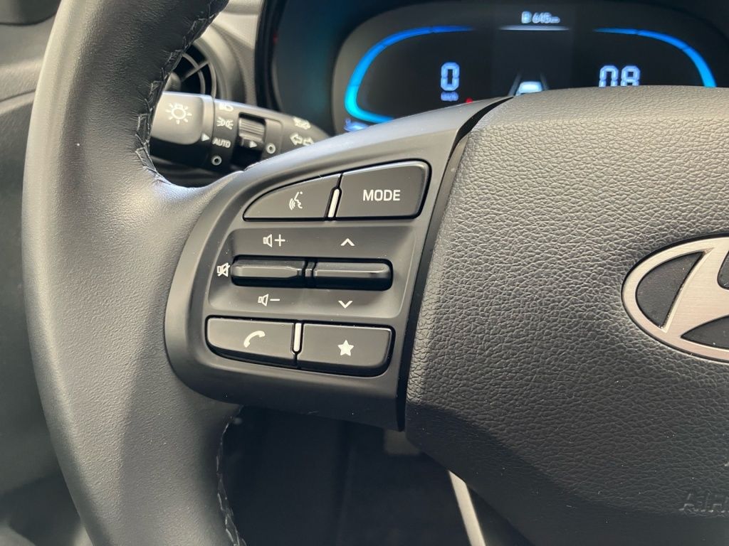Fahrzeugabbildung Hyundai i10 1.0 Select Facelift Fernlichtass. Kam. Navi