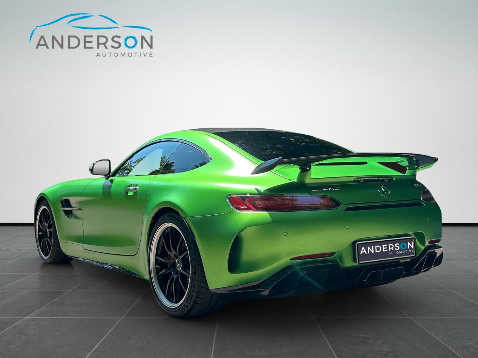 Fahrzeugabbildung Mercedes-Benz AMG GT R CARBON KERAMIK GELBKONTRAST PERFORMANCE