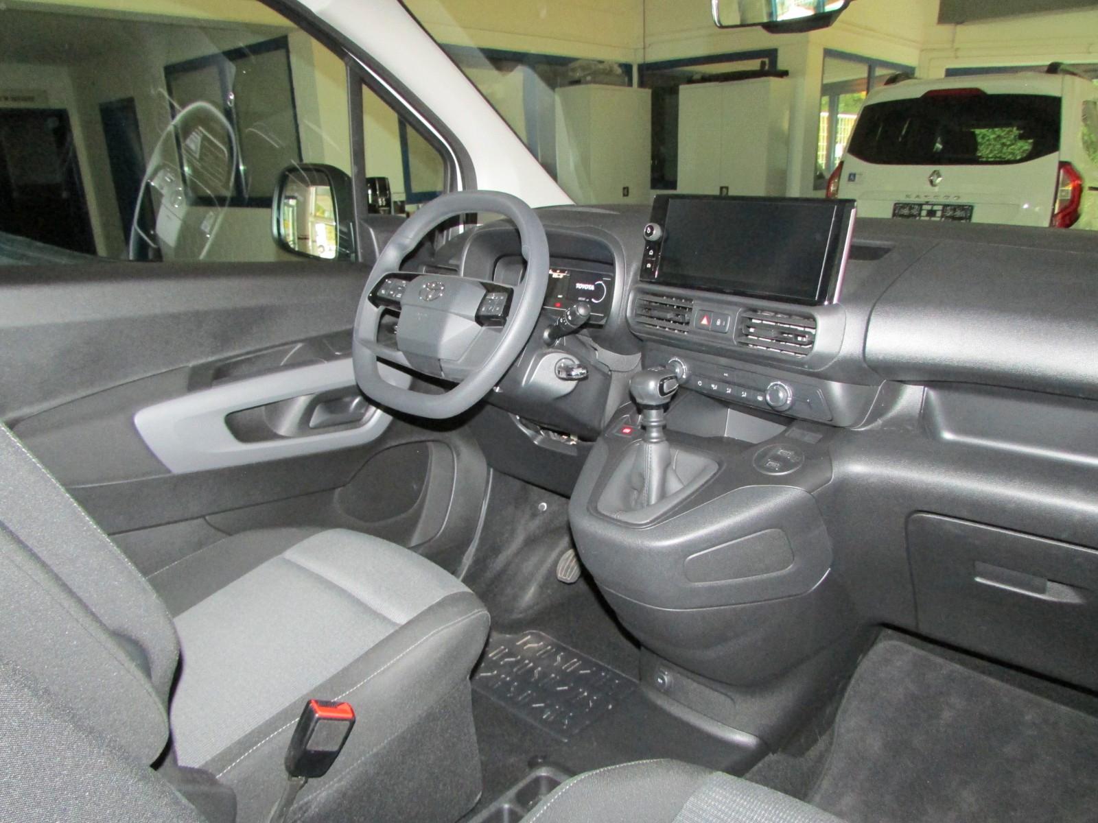 Toyota Proace City Verso L1 Rampe-Behindertengerecht
