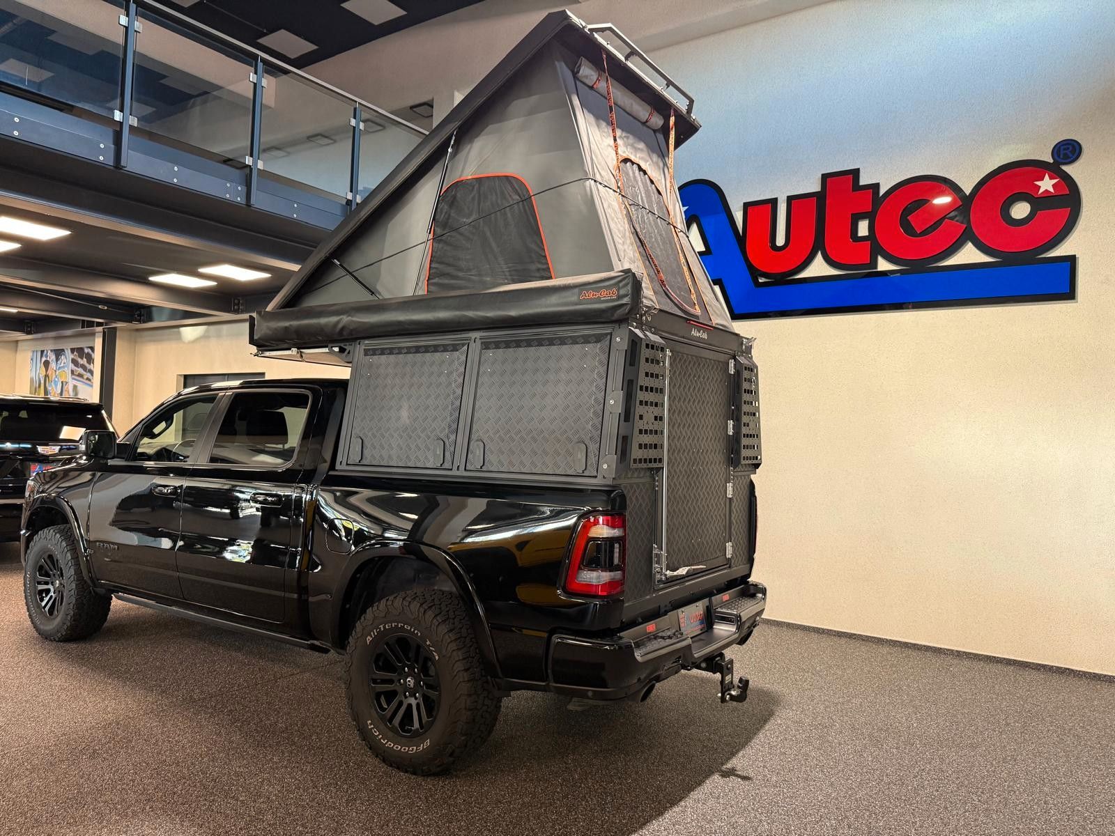 Fahrzeugabbildung Dodge LIMITED NIGHT ALU-CAB PRINS LPG AUS 1. HAND