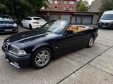 BMW E36 318i Cabrio Exclusiv Edition - BMW 318 aus 1998: 318i