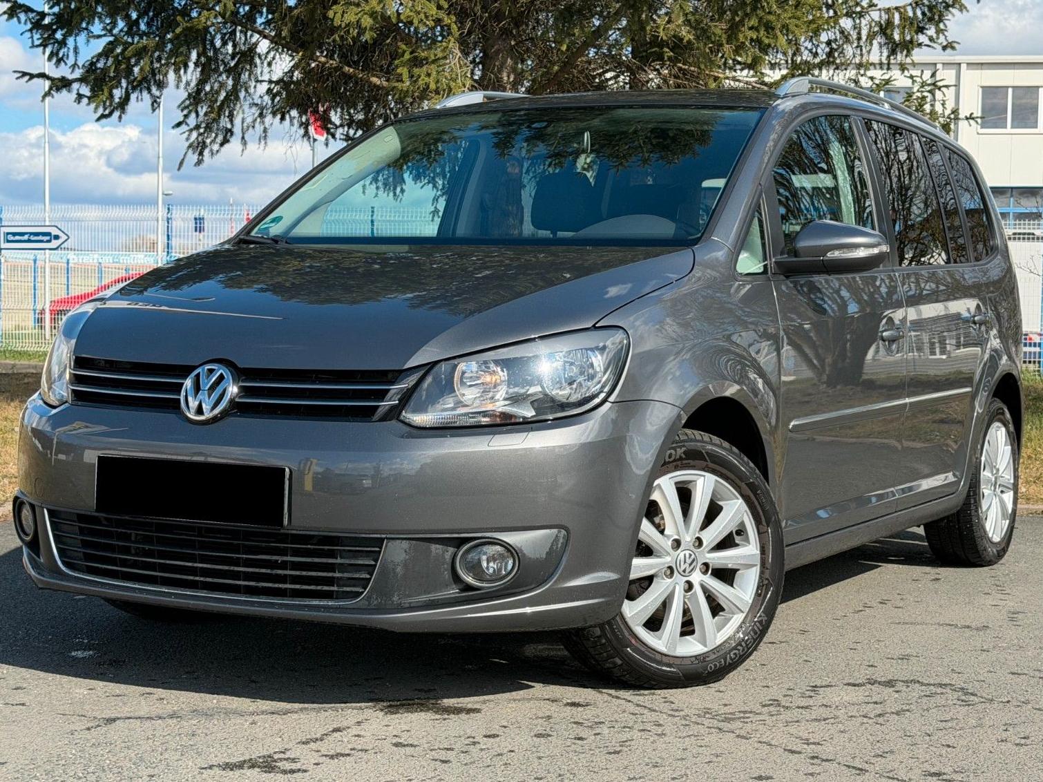 Volkswagen Touran Highline 1.4 TSI DSG AHZV HU/AU neu