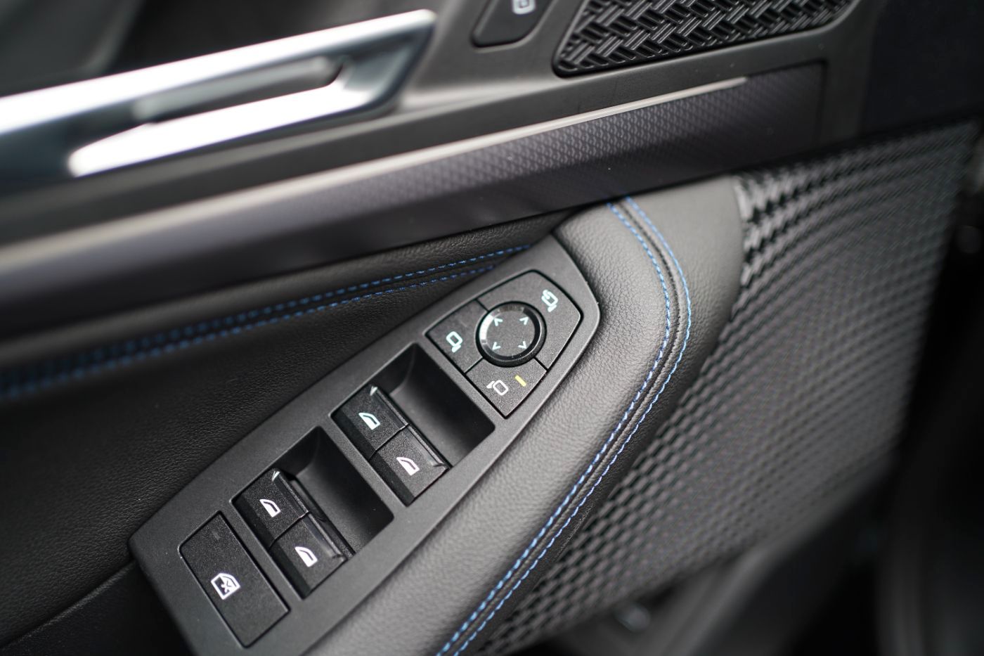 Fahrzeugabbildung BMW 218i Active Tourer M Sport +HeadUp+LED+Glasdach+