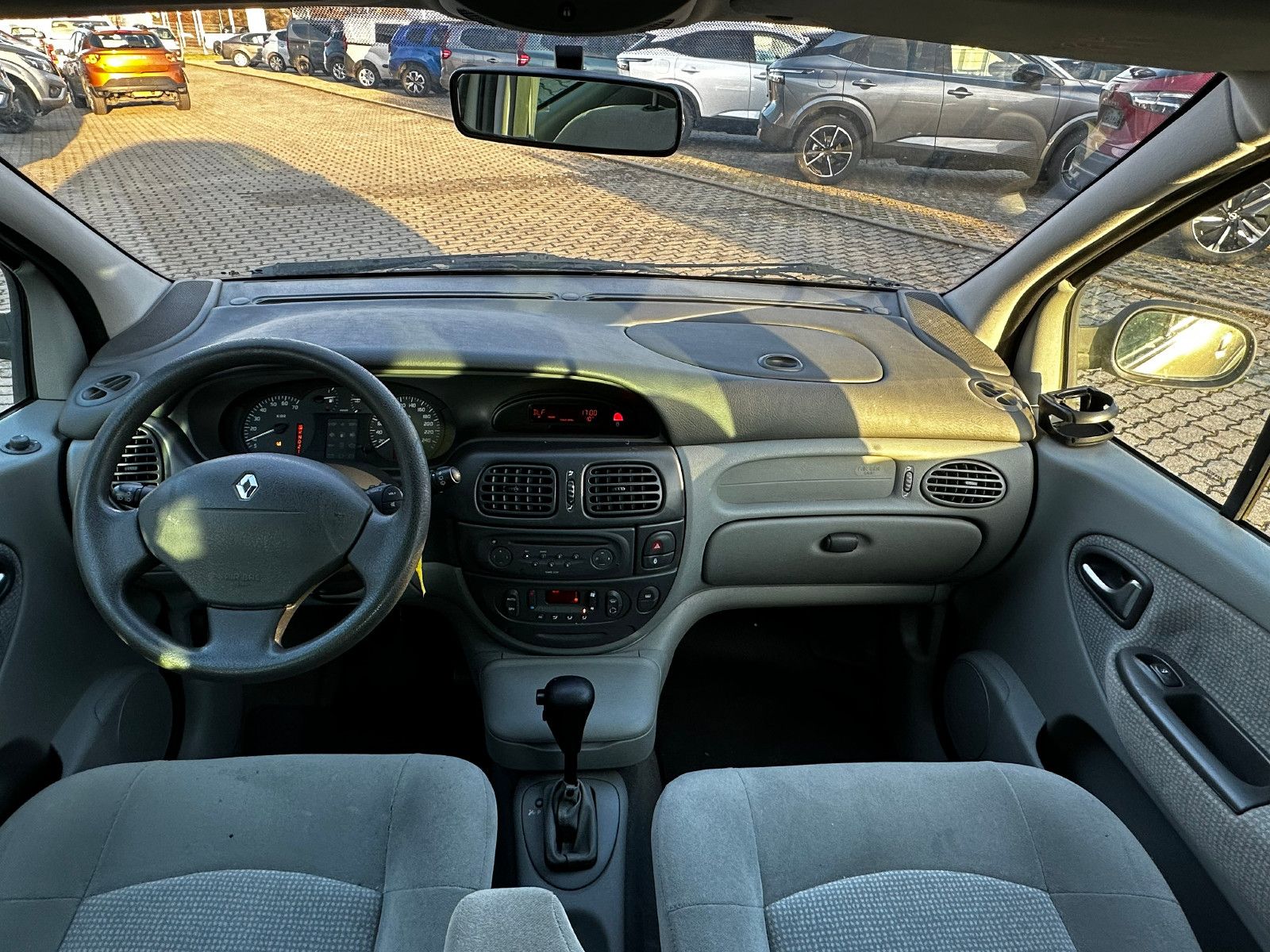 Fahrzeugabbildung Renault Scenic