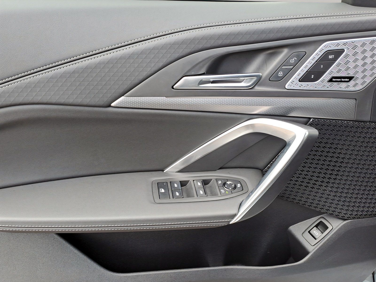 BMW iX2 - Bild 19
