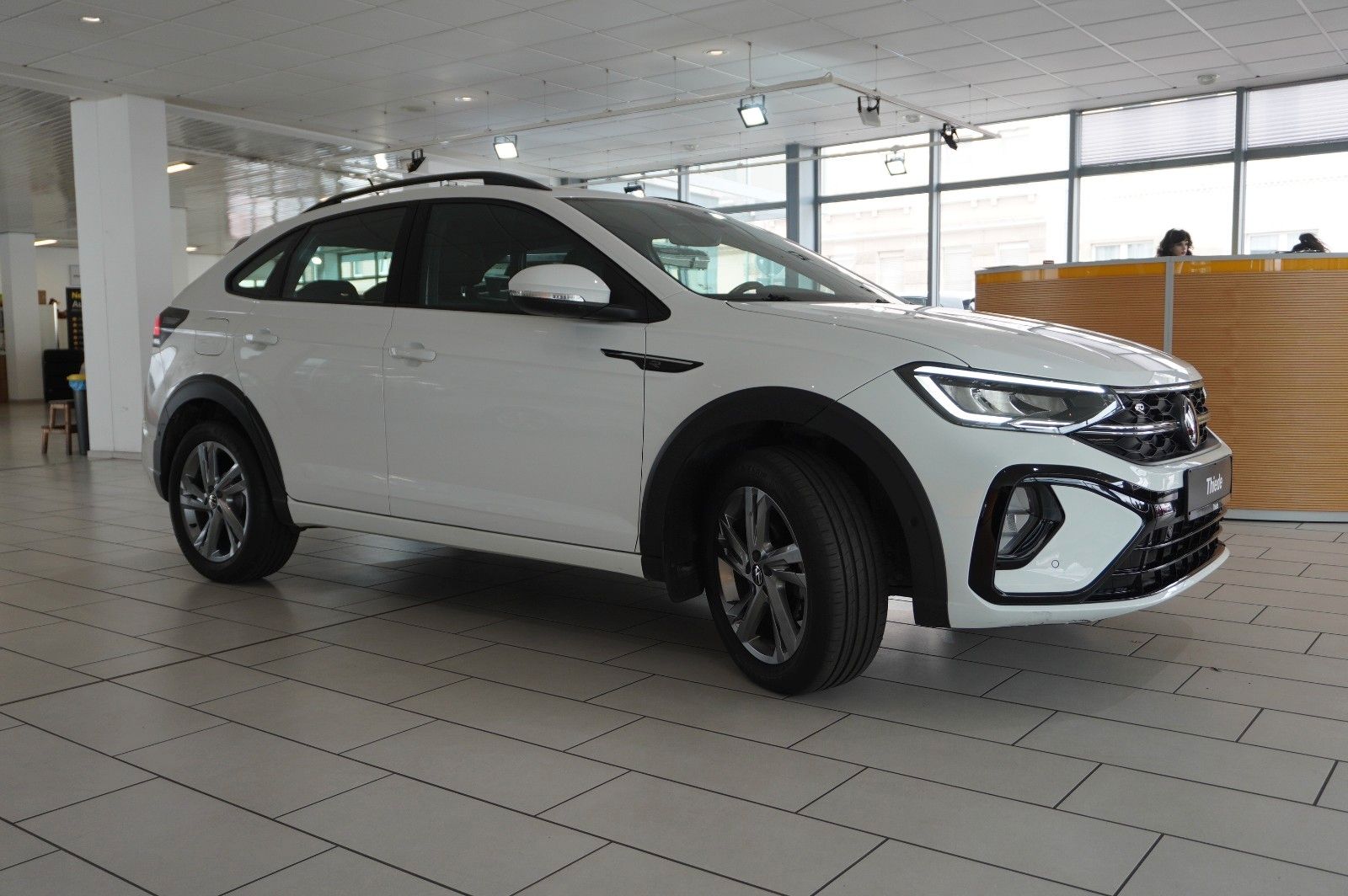 Fahrzeugabbildung Volkswagen Taigo 1.0 TSI R-LINE NAVI/LED/KAMERA/SPORT/DAB+